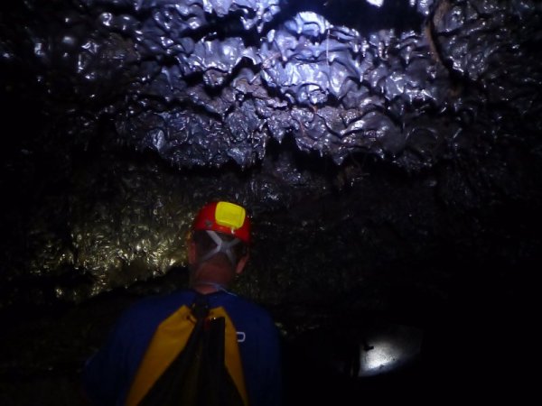 Tunnel de lave _ La Réunion - Stalactites