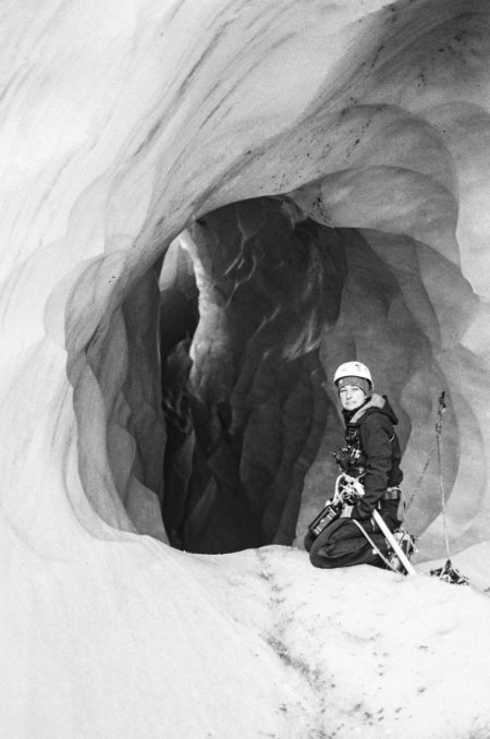Mer de glace le retour - entree tunnel de glace